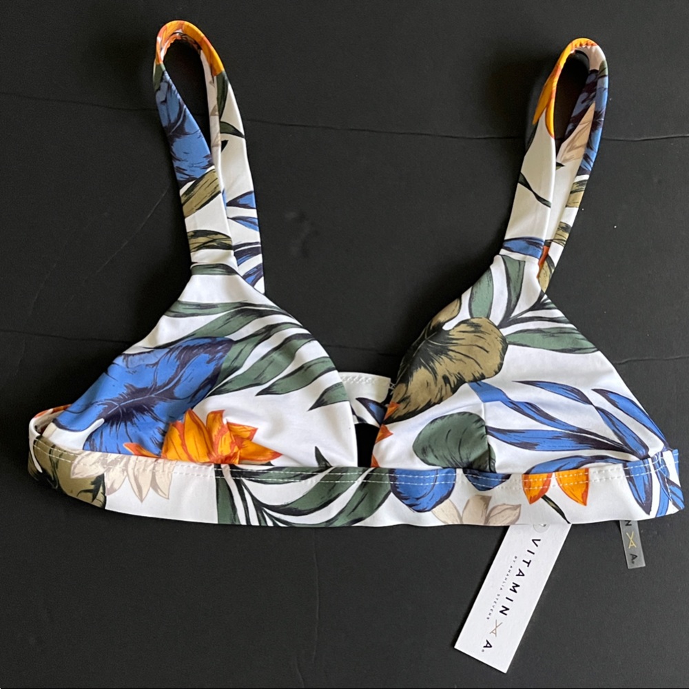Vitamin A Tropical Floral Bikini Top Size  XS NWT!